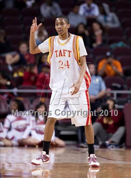 Thumbnail 2 in Crenshaw vs. Taft (CIF LA City Section D1 Playoffs) photogallery.