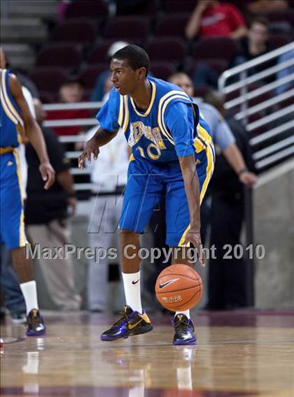 Thumbnail 1 in Crenshaw vs. Taft (CIF LA City Section D1 Playoffs) photogallery.