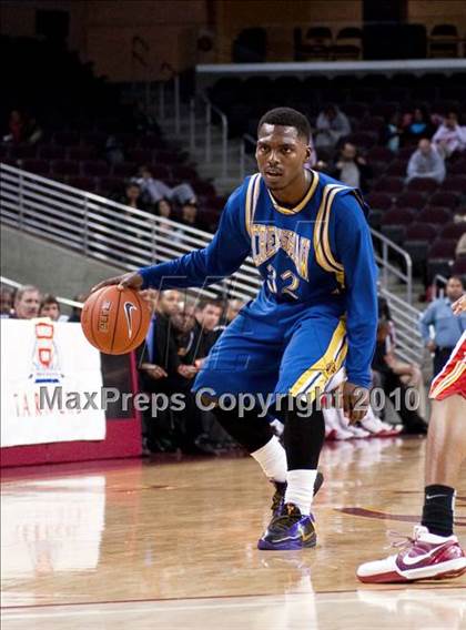 Thumbnail 1 in Crenshaw vs. Taft (CIF LA City Section D1 Playoffs) photogallery.