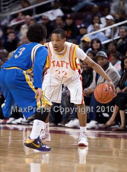 Thumbnail 3 in Crenshaw vs. Taft (CIF LA City Section D1 Playoffs) photogallery.