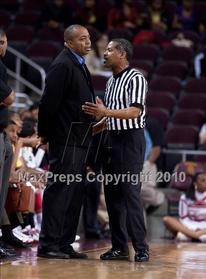Thumbnail 2 in Crenshaw vs. Taft (CIF LA City Section D1 Playoffs) photogallery.