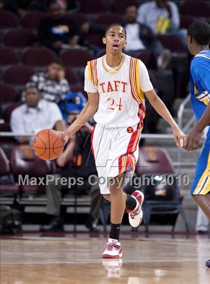 Thumbnail 3 in Crenshaw vs. Taft (CIF LA City Section D1 Playoffs) photogallery.