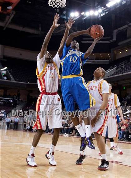 Thumbnail 1 in Crenshaw vs. Taft (CIF LA City Section D1 Playoffs) photogallery.