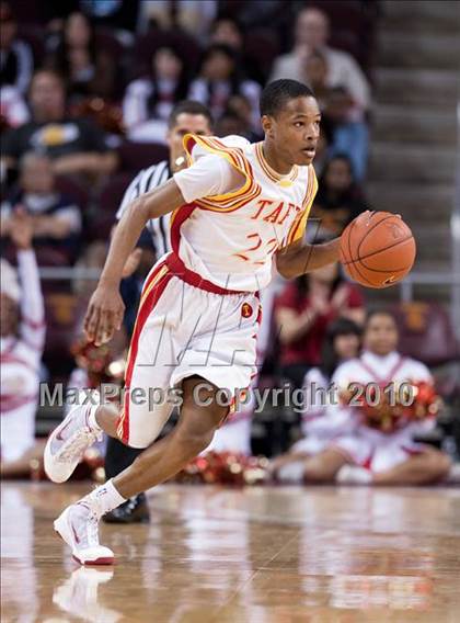 Thumbnail 1 in Crenshaw vs. Taft (CIF LA City Section D1 Playoffs) photogallery.