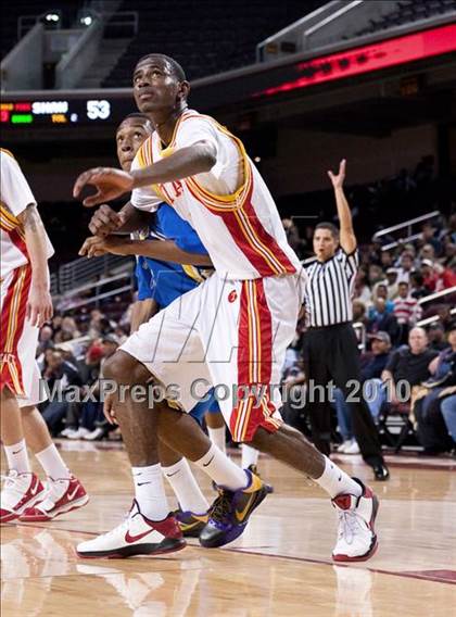 Thumbnail 3 in Crenshaw vs. Taft (CIF LA City Section D1 Playoffs) photogallery.
