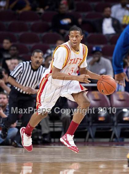 Thumbnail 1 in Crenshaw vs. Taft (CIF LA City Section D1 Playoffs) photogallery.