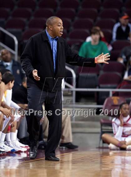Thumbnail 2 in Crenshaw vs. Taft (CIF LA City Section D1 Playoffs) photogallery.