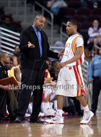 Thumbnail 2 in Crenshaw vs. Taft (CIF LA City Section D1 Playoffs) photogallery.