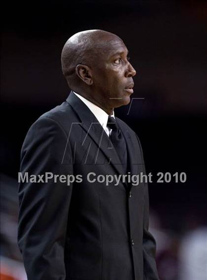 Thumbnail 3 in Crenshaw vs. Taft (CIF LA City Section D1 Playoffs) photogallery.