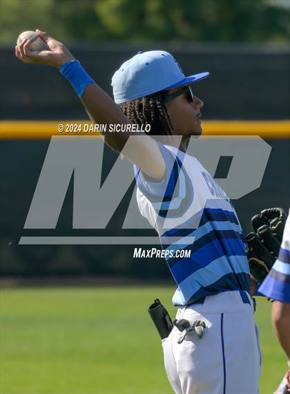 Thumbnail 3 in Fruita Monument vs. Chandler (Coach Bob National Invitational) photogallery.