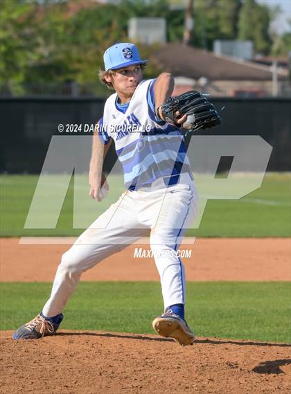 Thumbnail 2 in Fruita Monument vs. Chandler (Coach Bob National Invitational) photogallery.