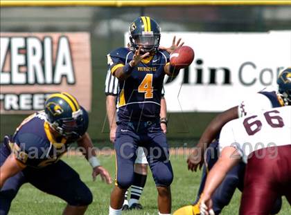 Thumbnail 2 in Niagara Falls vs. St. Joseph's Collegiate Institute photogallery.