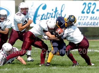 Thumbnail 3 in Niagara Falls vs. St. Joseph's Collegiate Institute photogallery.