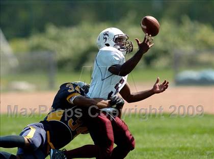 Thumbnail 2 in Niagara Falls vs. St. Joseph's Collegiate Institute photogallery.