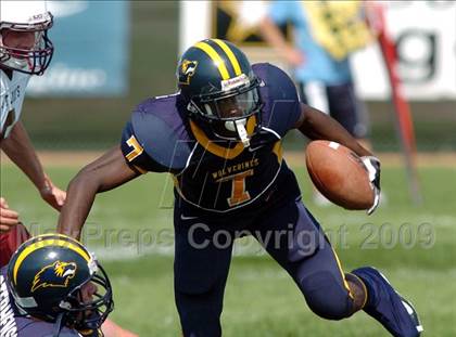 Thumbnail 2 in Niagara Falls vs. St. Joseph's Collegiate Institute photogallery.
