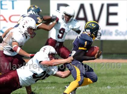 Thumbnail 2 in Niagara Falls vs. St. Joseph's Collegiate Institute photogallery.
