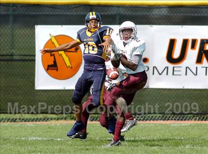 Thumbnail 1 in Niagara Falls vs. St. Joseph's Collegiate Institute photogallery.