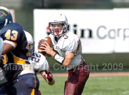 Thumbnail 3 in Niagara Falls vs. St. Joseph's Collegiate Institute photogallery.