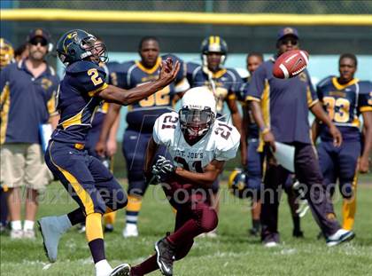 Thumbnail 1 in Niagara Falls vs. St. Joseph's Collegiate Institute photogallery.