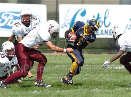 Thumbnail 2 in Niagara Falls vs. St. Joseph's Collegiate Institute photogallery.
