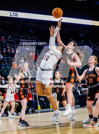 Thumbnail 3 in Burlington vs. Del Norte (CHSAA 2A Great 8) photogallery.
