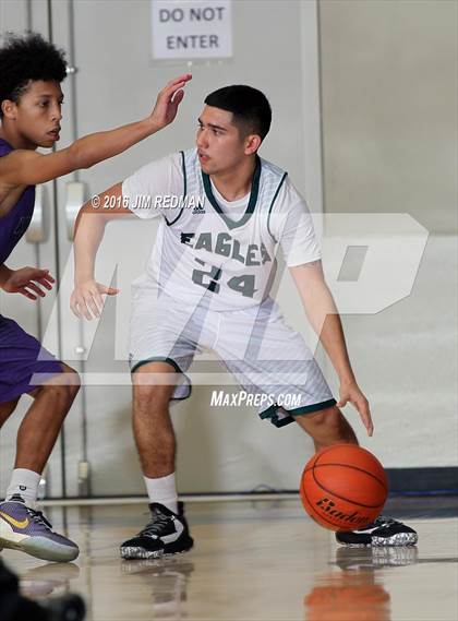 Thumbnail 3 in Pasadena vs. Angelton (McDonald's Texas Invitational) photogallery.