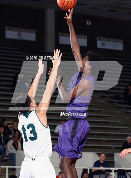 Thumbnail 3 in Pasadena vs. Angelton (McDonald's Texas Invitational) photogallery.