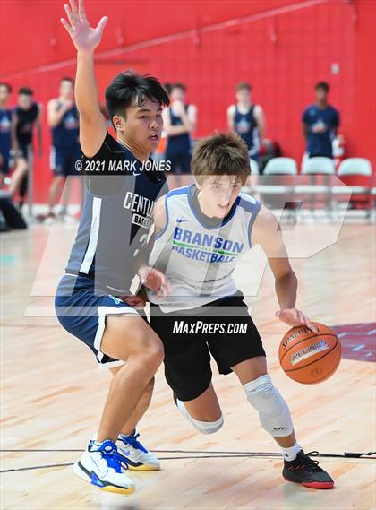 Thumbnail 3 in Branson vs, Saugus - Section 7 Basketball Tournament photogallery.