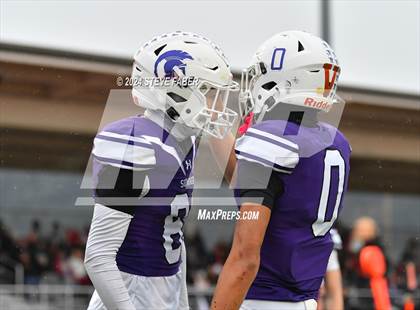 Thumbnail 1 in Kamiakin @ Sumner (WIAA 4A Round 1) photogallery.
