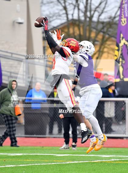 Thumbnail 2 in Kamiakin @ Sumner (WIAA 4A Round 1) photogallery.