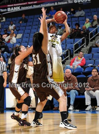 Thumbnail 1 in Mission Bay vs. Laguna Hills (CIF D3 SoCal Regional Final) photogallery.