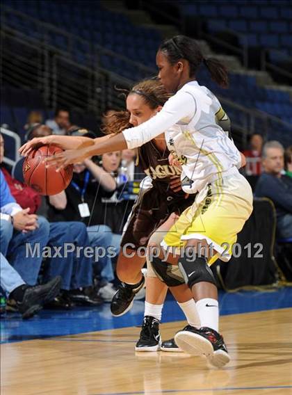 Thumbnail 1 in Mission Bay vs. Laguna Hills (CIF D3 SoCal Regional Final) photogallery.
