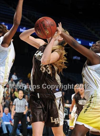 Thumbnail 1 in Mission Bay vs. Laguna Hills (CIF D3 SoCal Regional Final) photogallery.