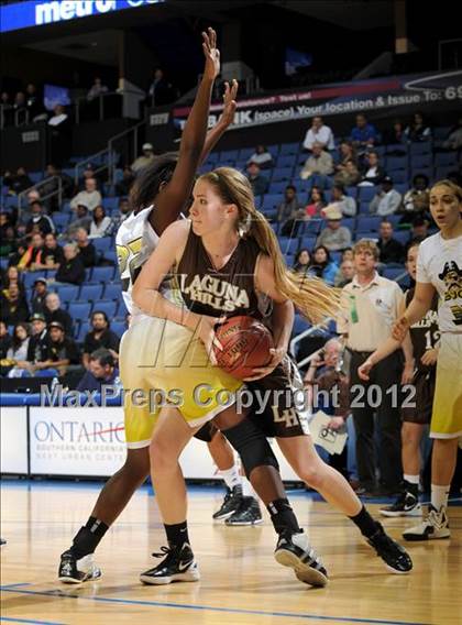 Thumbnail 2 in Mission Bay vs. Laguna Hills (CIF D3 SoCal Regional Final) photogallery.