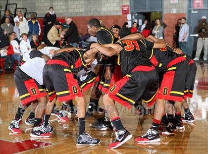 Thumbnail 3 in De La Salle vs. Dominguez (Nike Extravaganza) photogallery.