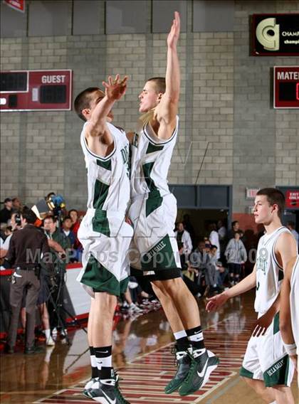 Thumbnail 2 in De La Salle vs. Dominguez (Nike Extravaganza) photogallery.