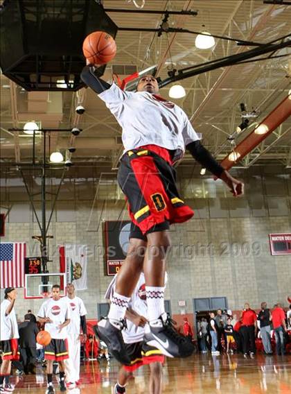 Thumbnail 1 in De La Salle vs. Dominguez (Nike Extravaganza) photogallery.