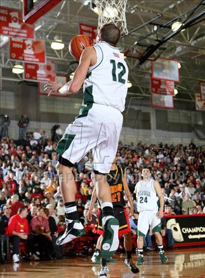 Thumbnail 2 in De La Salle vs. Dominguez (Nike Extravaganza) photogallery.