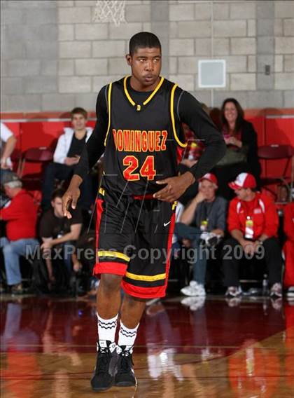 Thumbnail 1 in De La Salle vs. Dominguez (Nike Extravaganza) photogallery.