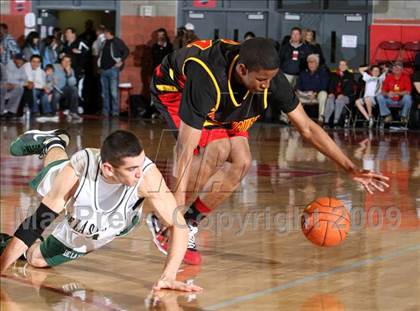 Thumbnail 1 in De La Salle vs. Dominguez (Nike Extravaganza) photogallery.