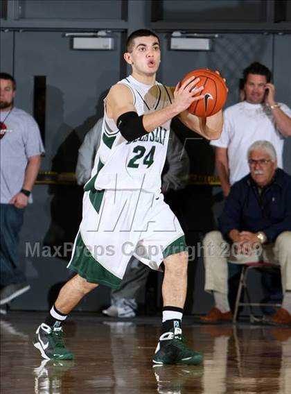 Thumbnail 3 in De La Salle vs. Dominguez (Nike Extravaganza) photogallery.