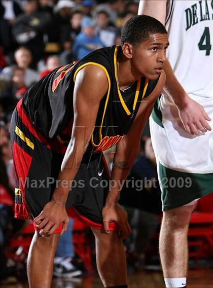 Thumbnail 1 in De La Salle vs. Dominguez (Nike Extravaganza) photogallery.