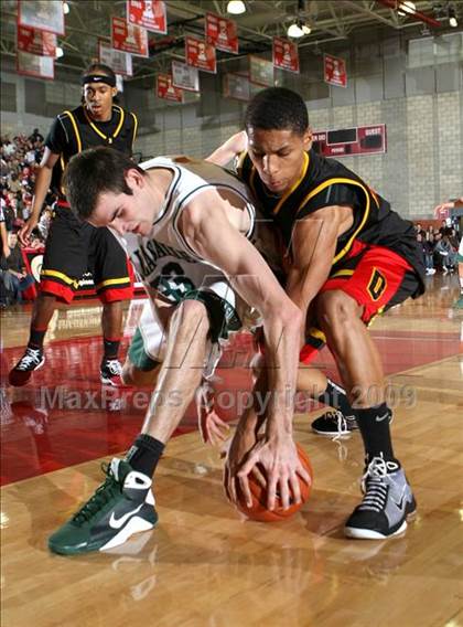 Thumbnail 1 in De La Salle vs. Dominguez (Nike Extravaganza) photogallery.