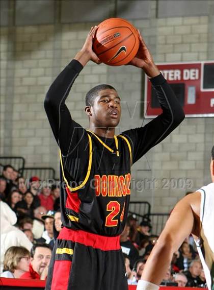 Thumbnail 2 in De La Salle vs. Dominguez (Nike Extravaganza) photogallery.