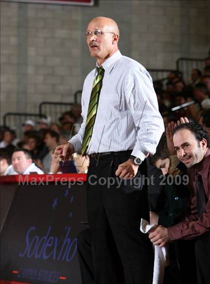 Thumbnail 3 in De La Salle vs. Dominguez (Nike Extravaganza) photogallery.