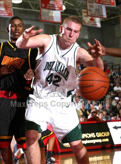 Thumbnail 3 in De La Salle vs. Dominguez (Nike Extravaganza) photogallery.