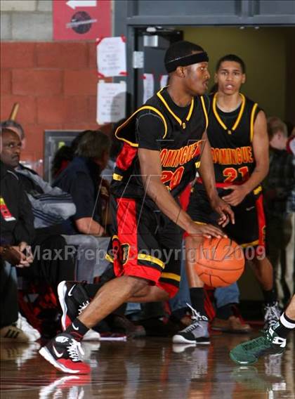 Thumbnail 3 in De La Salle vs. Dominguez (Nike Extravaganza) photogallery.