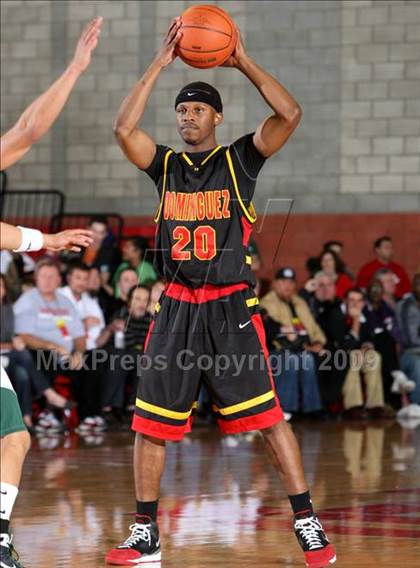 Thumbnail 3 in De La Salle vs. Dominguez (Nike Extravaganza) photogallery.