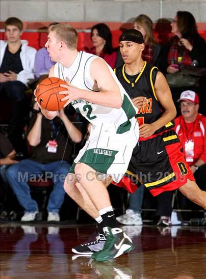 Thumbnail 3 in De La Salle vs. Dominguez (Nike Extravaganza) photogallery.