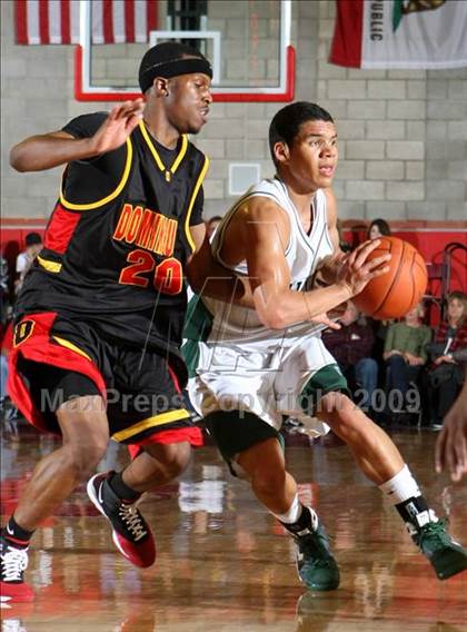 Thumbnail 3 in De La Salle vs. Dominguez (Nike Extravaganza) photogallery.